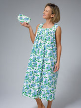 Load image into Gallery viewer, Hydrangea Small Cosmetic Pouch