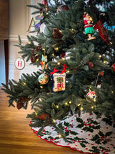 Load image into Gallery viewer, Holiday Print Quilted Tree Skirt