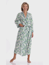 Load and play video in Gallery viewer, Hydrangea Classic Robe with Scalloping
